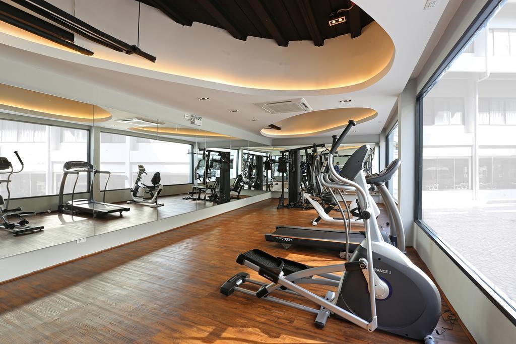 S Ratchada Leisure Hotel - Sha Plus Bangkok Exteriér fotografie A gym in a hotel